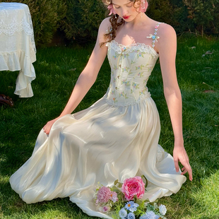 LaceMade 春田花花 法式甜美田园风蕾丝刺绣鱼骨掐腰吊带胸衣女夏