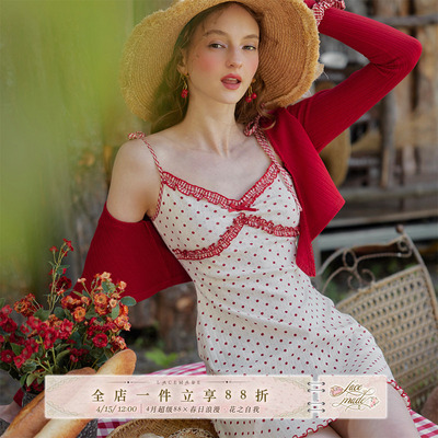 LaceMade 小红桃  法式少女感波点木耳边针织短款吊带连衣裙