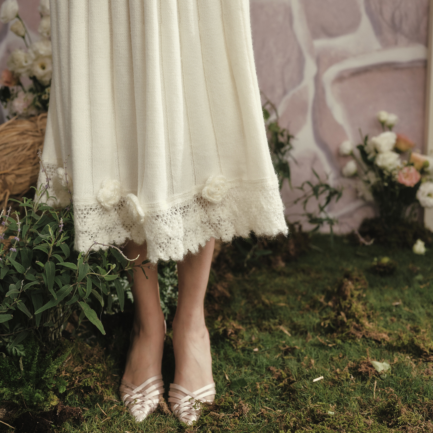 LaceMade 莓莓酸奶 法式简约纯色针织裙勾花长款半裙加厚通勤裙女