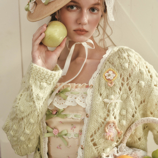 LaceMade 香水娃娃 莓莓推荐！法式学院重工绿色针织开衫外套秋冬