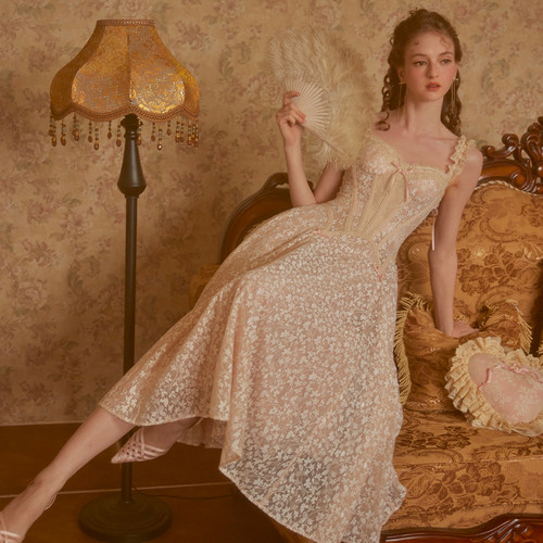 LaceMade 玻璃糖纸 法式千金风重工蕾丝吊带鱼骨连衣裙轻礼服裙