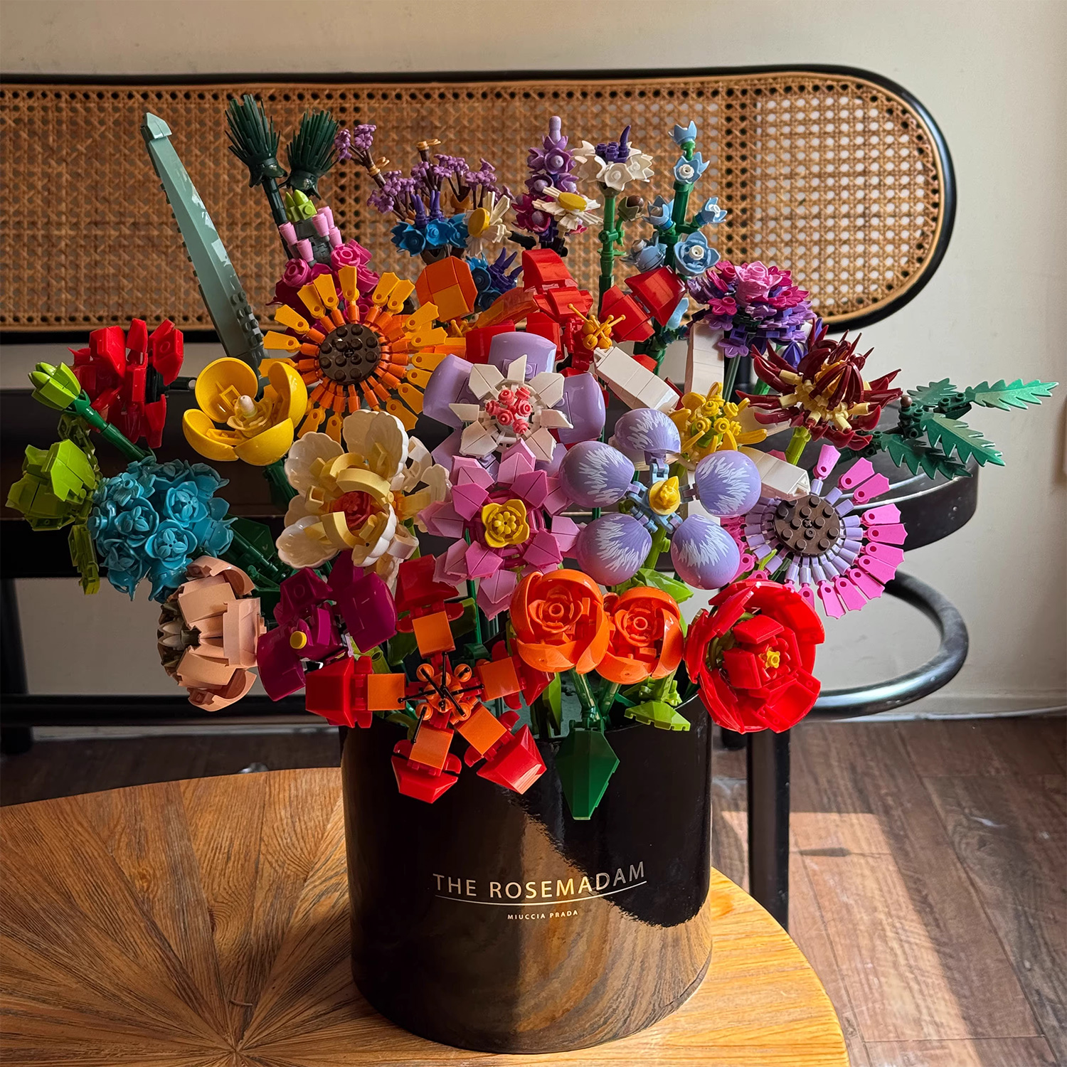 积木花束拼装永生花抱抱桶高颜值女生系列送闺蜜女友礼物2025新款