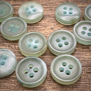 纯天然黄牛角浅绿色衬衫扣11MM细边黄牛角扣羊绒毛大衣扣真牛角扣
