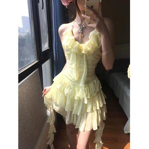 不规则荷叶边挂脖连衣裙女小众设计甜美收腰蓬蓬蛋糕吊带裙小个子