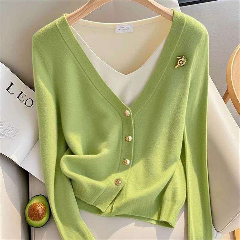 秋冬独特别致设计v领绿色假两件毛衣针织打底开衫女内搭长袖上衣,女装/女士精品,毛针织衫,淘宝优惠券,粉丝福利购,淘宝优惠卷