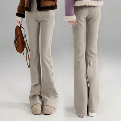 奶茶色加绒修身微喇女牛仔裤