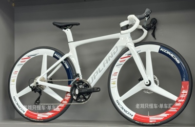 老刘只懂车】UPLAND阿普兰r70碳纤维公路车KOMCAS康卡斯三刀碳轮
