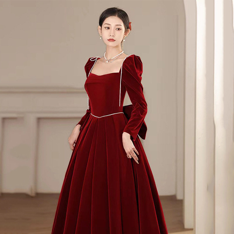酒红色丝绒敬酒服新娘在逃公主2026新款长袖订婚结婚晚礼服女