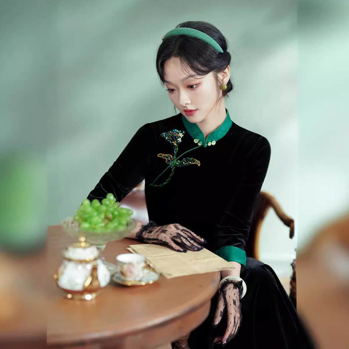 2026春秋季新款改良旗袍日常新中式丝绒绣片复古民国风长袖连衣裙