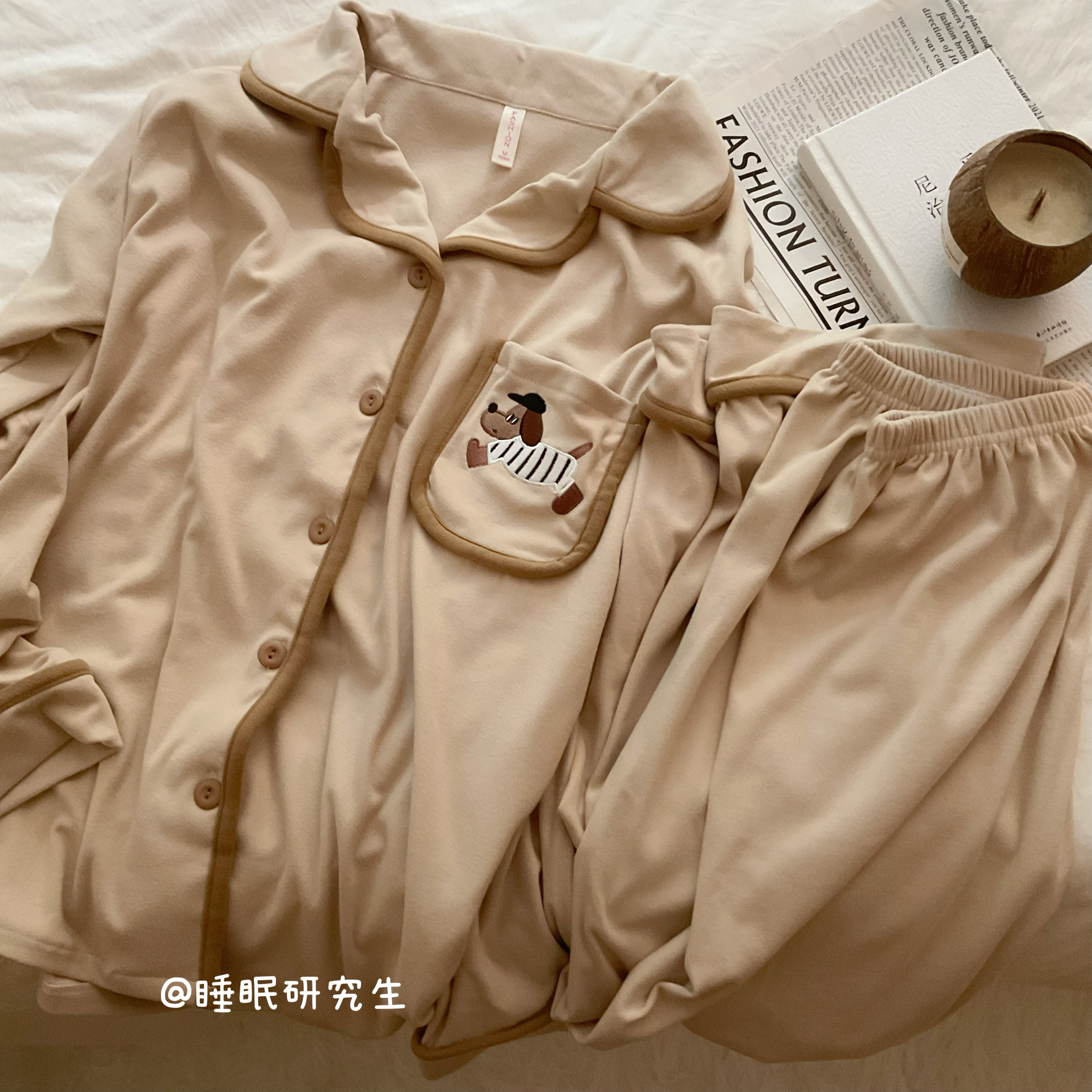 【可可慕斯】早春新款情侣德绒睡衣两件套薄绒家居服刺绣腊肠狗