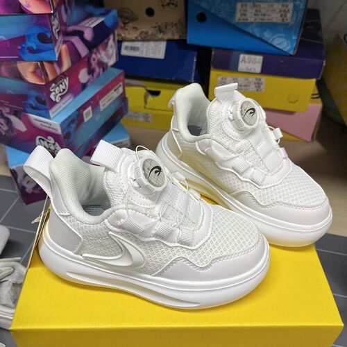 撤柜儿童网面运动鞋学生小白鞋