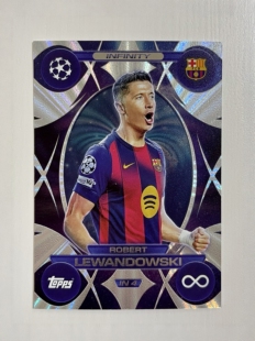 Topps 2025-26 Match Attax欧冠无限特卡IN4 莱万多夫斯基 巴萨