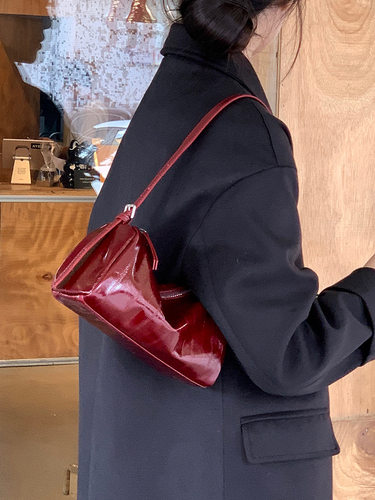 小众鳗鱼纹枕头包女真皮斜挎包