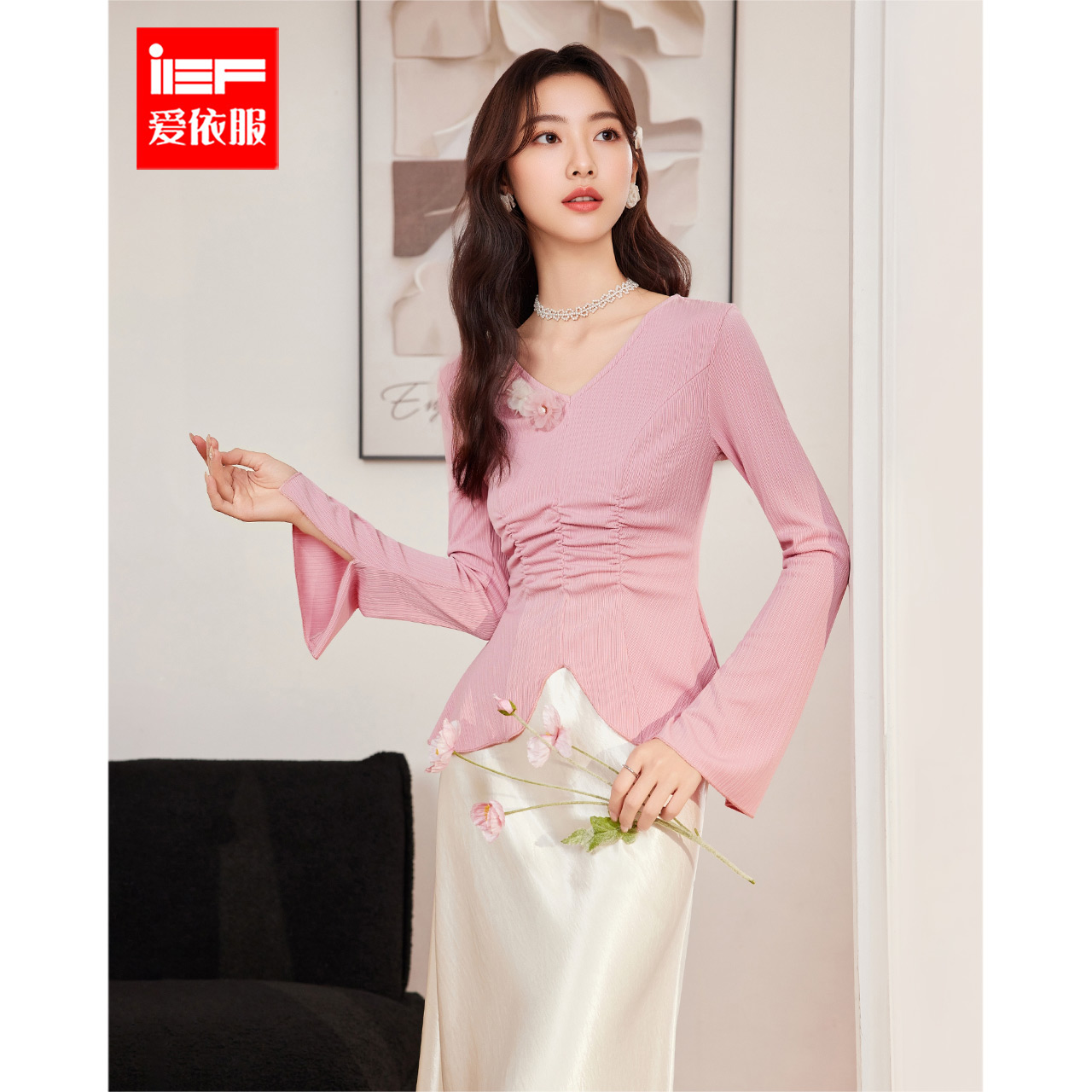 IEF/爱依服2025秋季新款法式浪漫温柔淑女气质设计感喇叭袖上衣