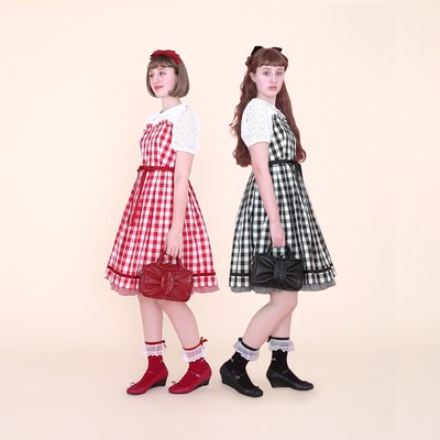 1个月左右到货EmilyTemplecute官方-Heart Front爱心型抹胸OP