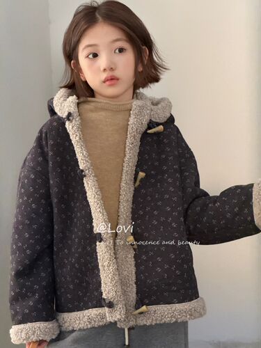 韩国童装品牌Lovi26冬新女童洋气连帽牛角扣外套韩系皮毛一体棉服