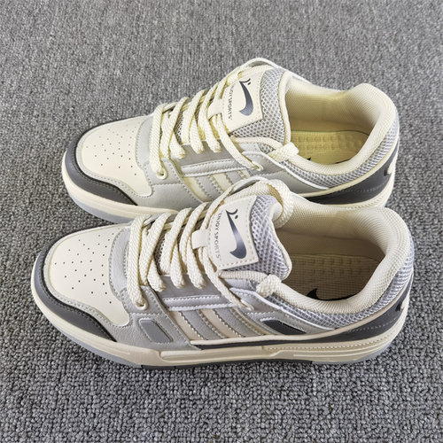 贵人鸟女鞋耐磨防滑舒适板鞋