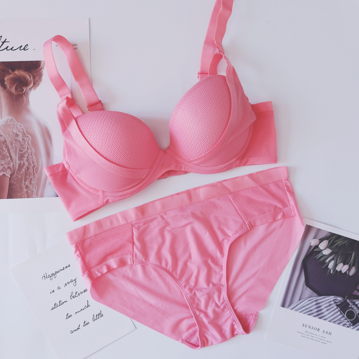 外贸运动品牌性感聚拢深v上托少女甜美舒服丰胸无钢圈文胸套装