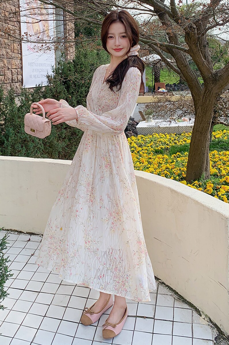 2025春季新款法式碎花V领洋气连衣裙女气质长裙别致超好看连衣裙,女装连衣裙,2C295