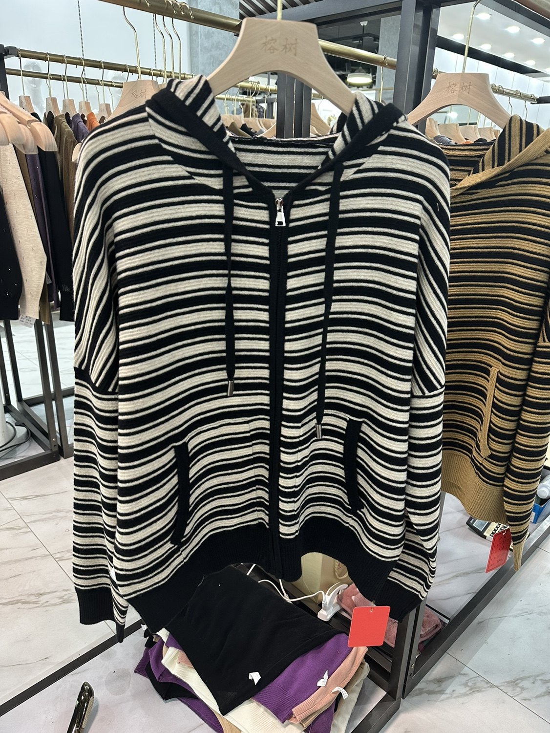 日系轻奢华夫格开衫女连帽超细羊毛针织条纹短外套棒球服休闲拉链