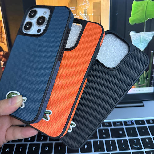 适用iPhone17Promax手机壳超薄侧边贴皮苹果16Pro刺绣鳄鱼高级感13/14全包防摔保护壳12Promax潮牌15Promax