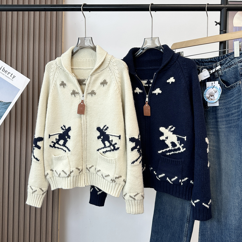 重工提花翻领拉链开衫厚毛衣