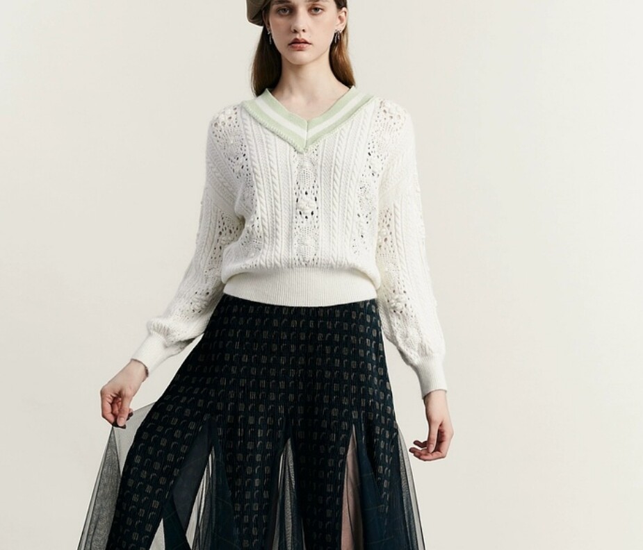 谜底V领套头针织衫女202