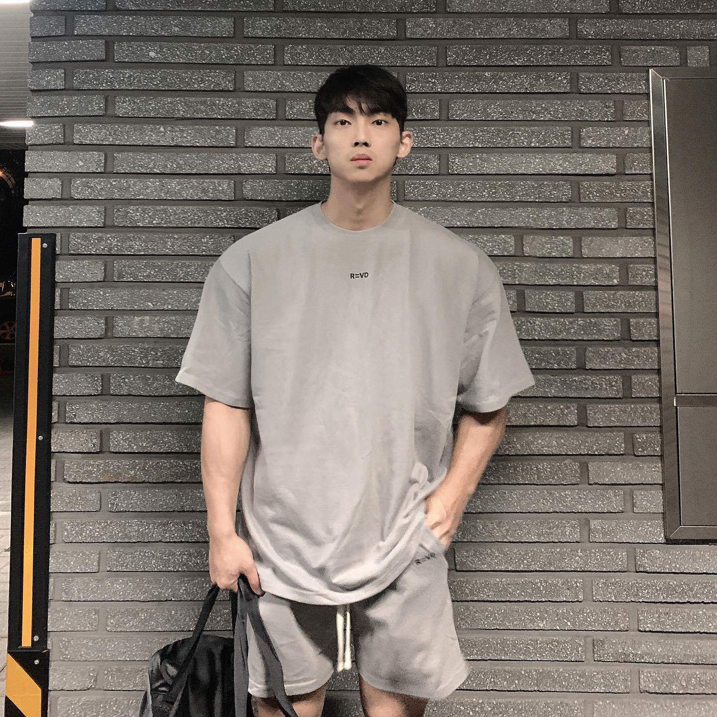 夏季男款运动短袖T恤1