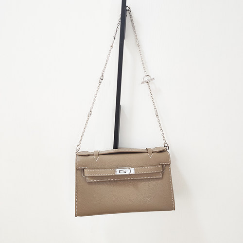 凯莉一代猪鼻子链条肩带单肩斜挎