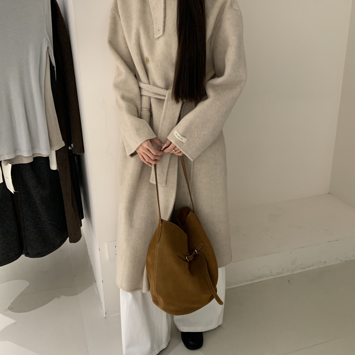 at ease-冬上新韩版连帽长款收腰设计显瘦剪裁大衣(配腰带)m7020