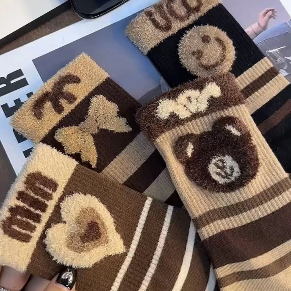 女童袜子秋冬款长筒加厚高颜值网红爆款高腰甜美可爱字母纯棉饰品