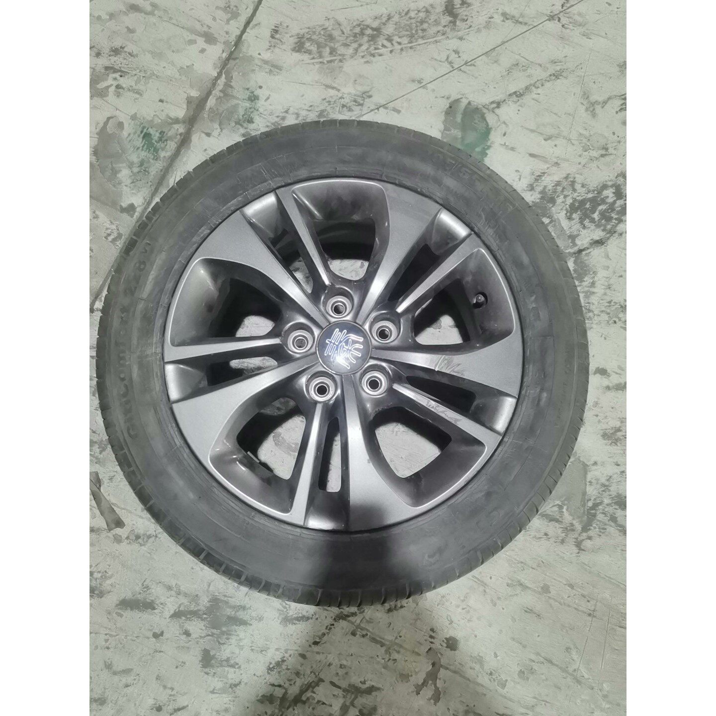 【议价产品】比亚迪秦80,秦100轮毂,原装拆车,无修复,没失圆外边