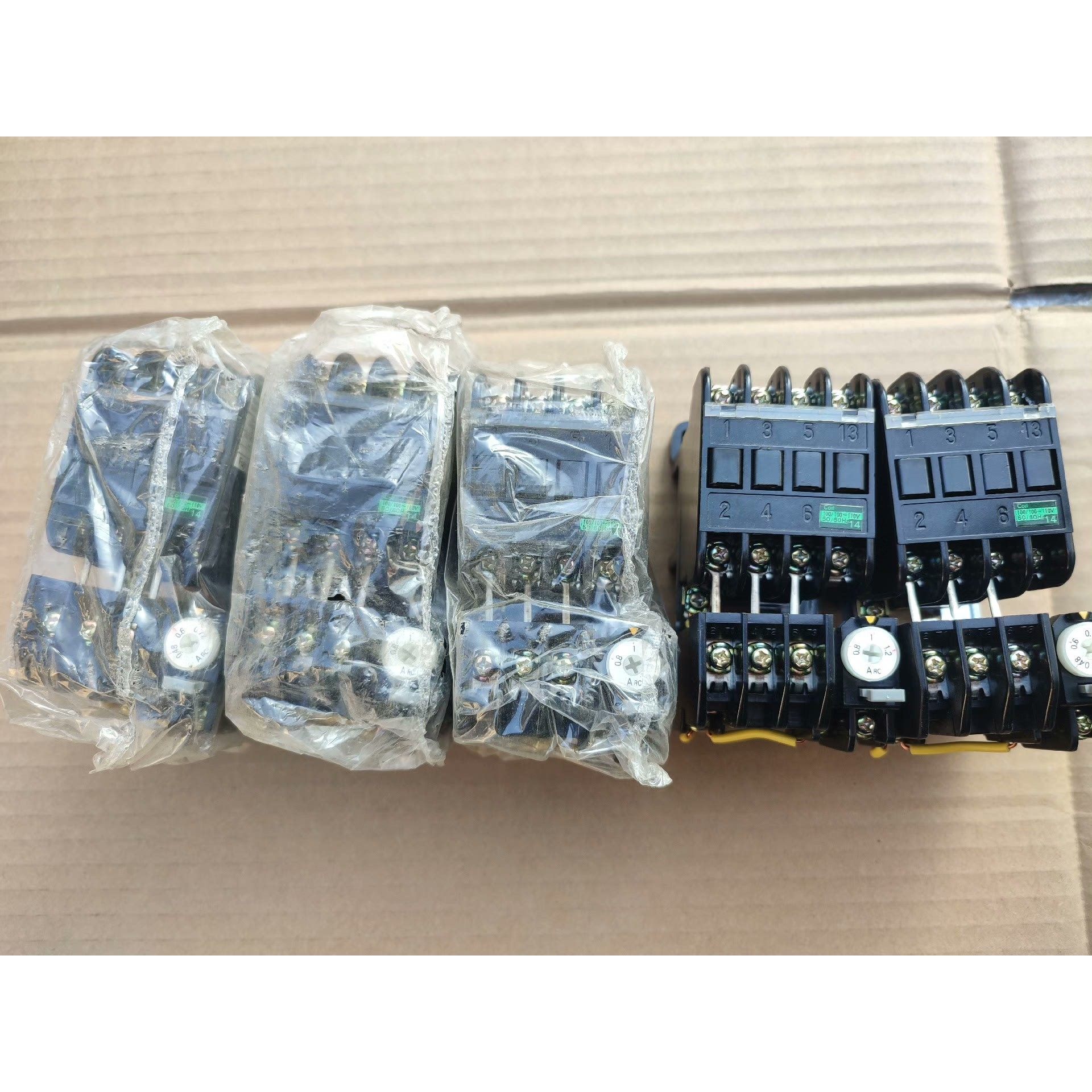 【议价产品】富士接触器 SRCa3631-0(4a) 全新未用无包装,2询价