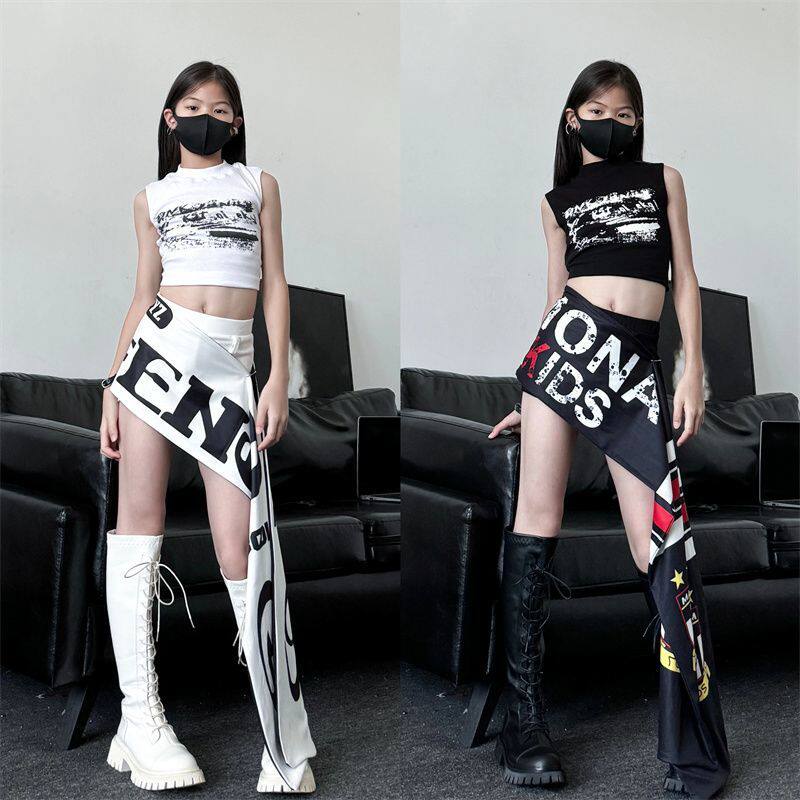 2025春夏新款女童无袖露脐背心印花腰封短裤女团爵士舞演出服套装