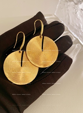 小众设计师 复古潮牌vintage中古风镀金大圆片时髦百搭法式耳环