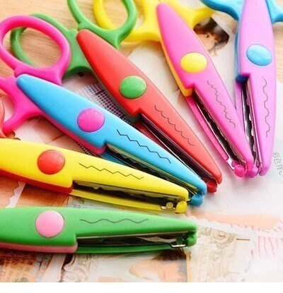 DIY手工照片花纹剪刀 儿童安全花边剪刀5寸不伤手塑料剪子剪刀在类目 电子词典/电纸书/文化用品, 裁剪用品, 剪刀中 - 来自Buy2taobao.com提供专业的淘宝代购服务