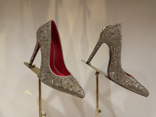 新欧洲站款满钻红底高跟鞋黑色全包尖头浅口CP权杖宝剑细跟女单鞋