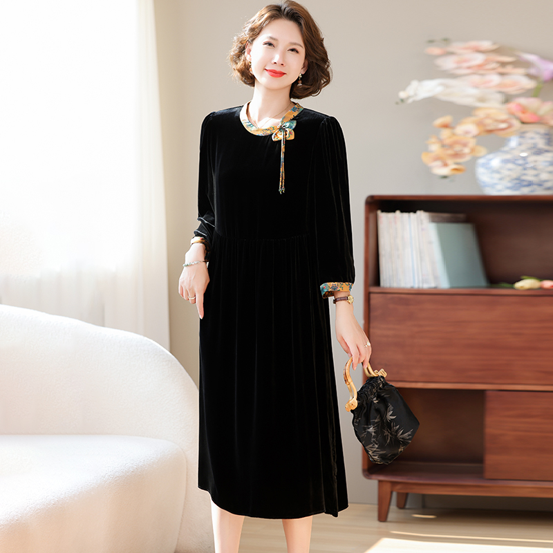 卡若维娅真丝丝绒连衣裙女桑蚕丝黑色复古高级感妈妈长裙子春秋款