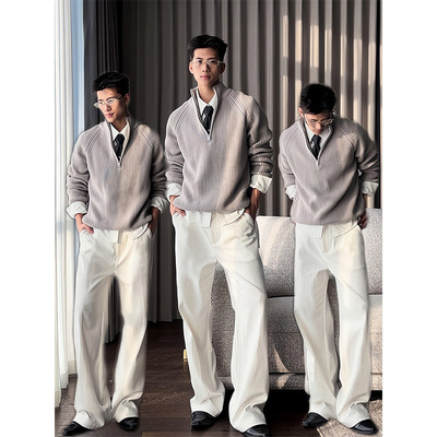 极简高级感白色微喇牛仔裤男