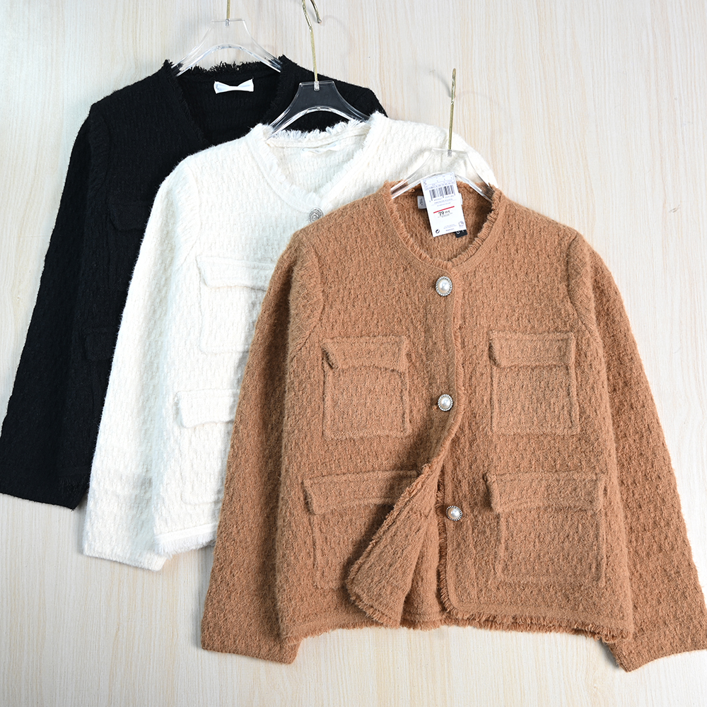 小香风羊毛绒绒圆领针织短外套