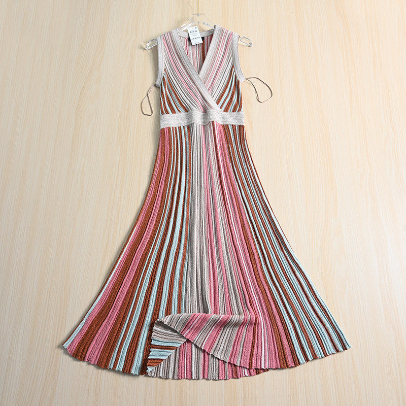思琪女装 美国单针织亮丝彩色坑条高弹叠v领修身中长款背心连衣裙