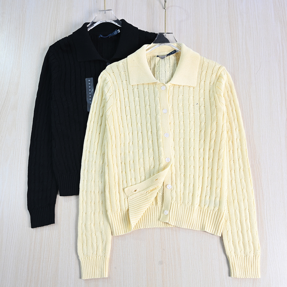 粗针棉线绞花翻领系扣休闲针织衫