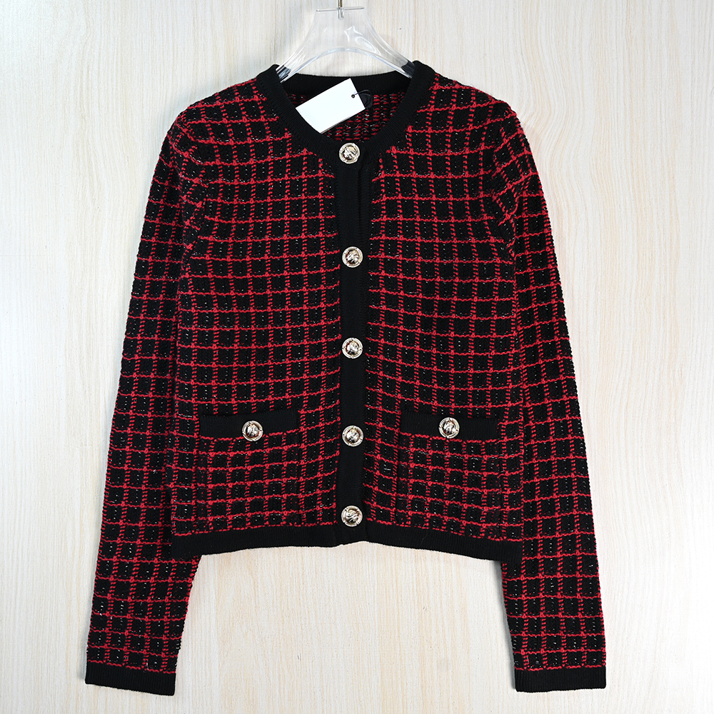 厚实编织撞色格纹金属扣针织开衫