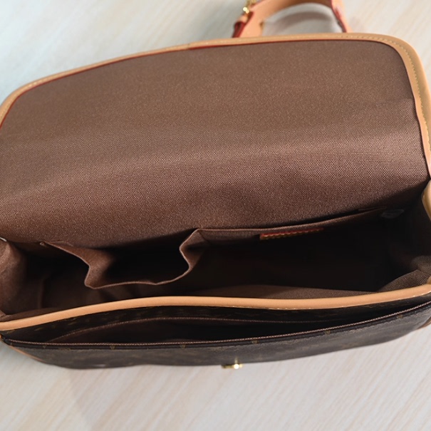 清货价 2511/13 时尚印花字母皮质感翻盖磁吸口单肩包小方包