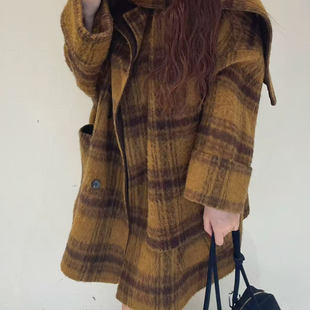 羊驼毛2025秋冬女款新品高级感围巾格子款中长款双面大衣