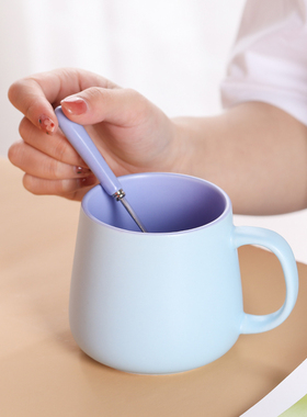 简约大容量陶瓷马克杯牛奶咖啡杯可爱杯子紫色马克杯带盖勺情侣杯