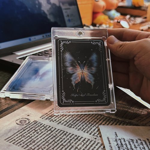 “破茧成蝶”闺蜜节日生日礼物