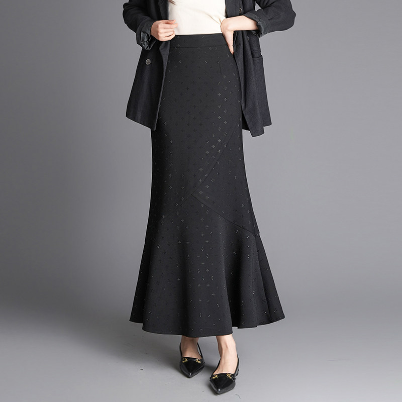大码鱼尾裙加长半身裙女春秋季烫钻高级感收腰遮肚显瘦垂感包臀裙