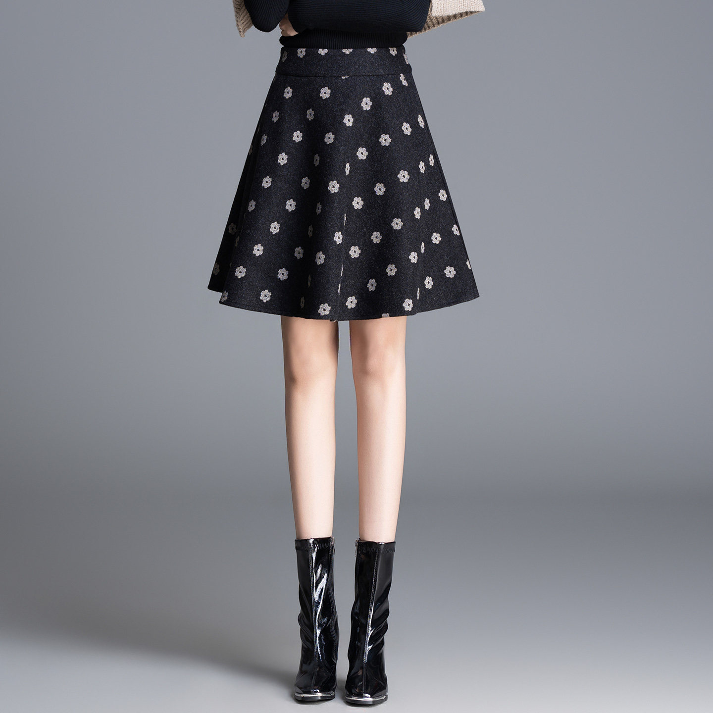 黑色印花超好看毛呢短裙碎花裙女秋冬季高腰显瘦百搭a字裙半身裙