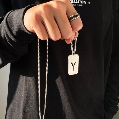 不掉色项链男钛钢字母吊坠钛钢